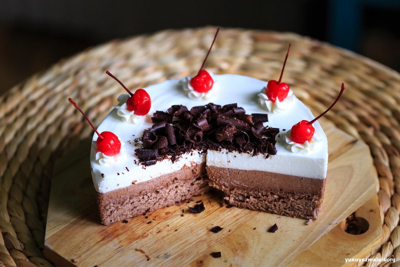 Yuxuda tort görmək Yuxuda tort görmək